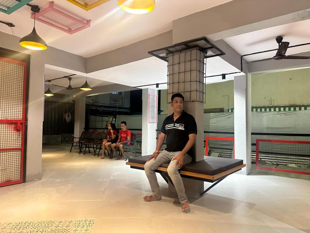 Travotale Hostel And Cowork Koregaonpark Poona Buitenkant foto