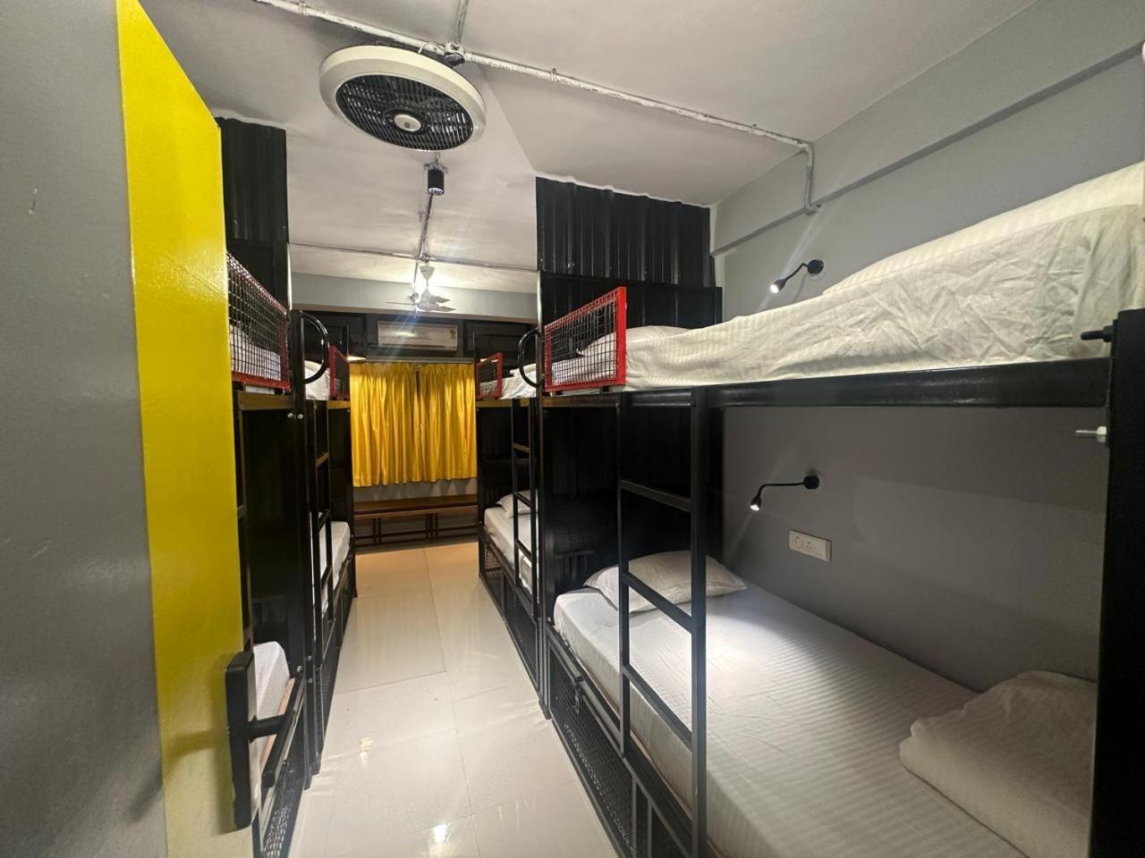 Travotale Hostel And Cowork Koregaonpark Poona Buitenkant foto