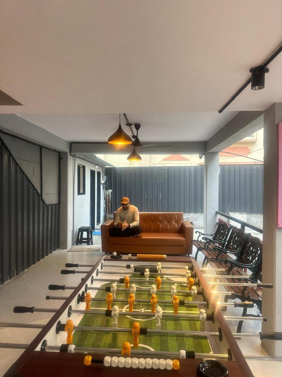Travotale Hostel And Cowork Koregaonpark Poona Buitenkant foto
